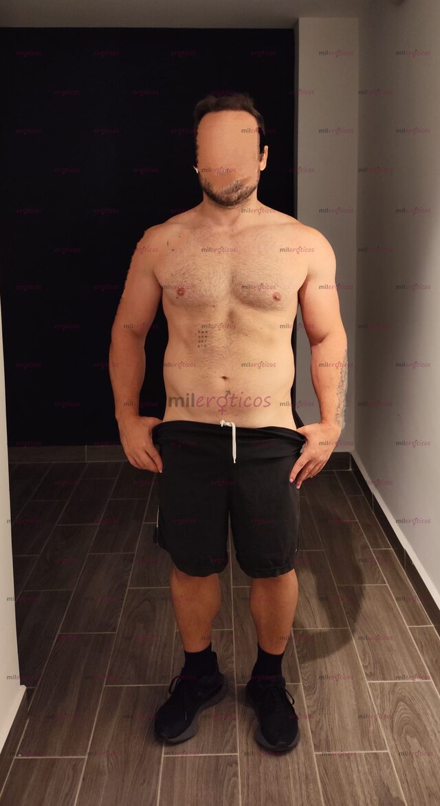 FOTOS DE CHICO EUROPEO VISITANDO LA CIUDAD. ATIENDO A PAREJAS Y CORNUDOS