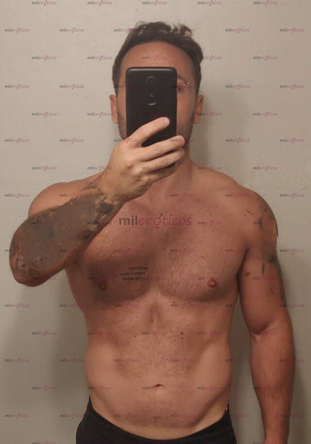 FOTOS DE CHICO EUROPEO VISITANDO LA CIUDAD. ATIENDO A PAREJAS Y CORNUDOS