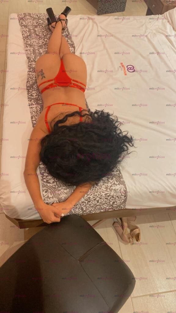 FOTOS DE MIS LABIOS HÚMEDOS YA QUIEREN SABOREAR TU EXQUISITO PENE