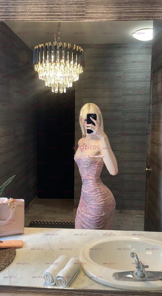 FOTOS DE SOLO CONTENIDO, LA PRINCESA TRANS MÁS BLANCA, RUBIA, FEMENINA Y PERFECTA