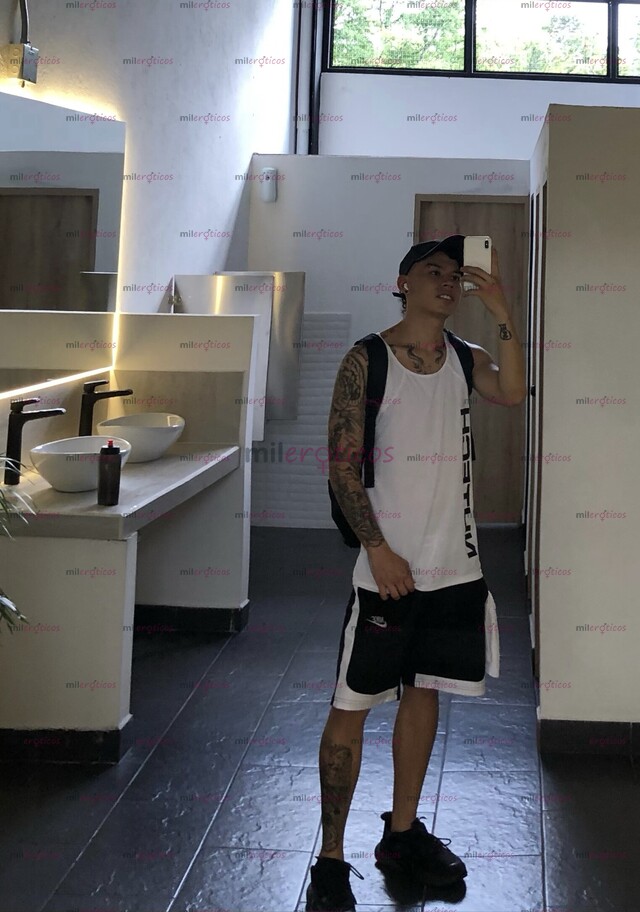 FOTOS DE MACHO UNIVERSITARIO VARONIL VERGON LECHERO DE PASO