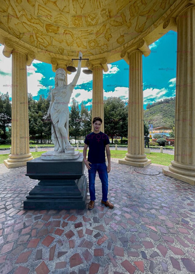 FOTOS DE SOY SANTTIAGO TAFUR... TENGO 22 AÑOS Y ESTOY DISPUESTO A DISFRUTAR CONTIGO¡