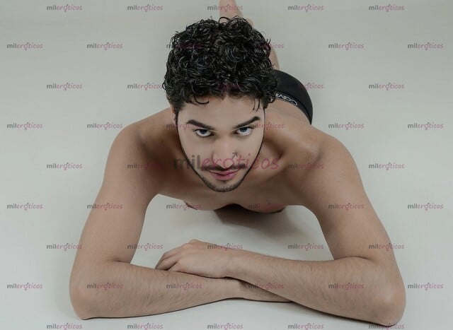 FOTOS DE SOY SANTTIAGO TAFUR... TENGO 22 AÑOS Y ESTOY DISPUESTO A DISFRUTAR CONTIGO¡