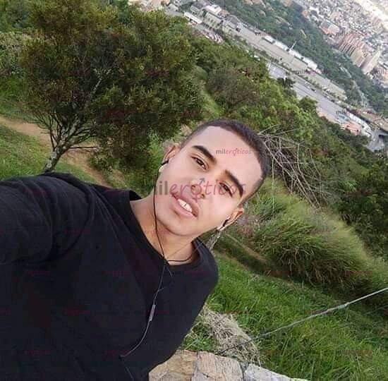 FOTOS DE ROKI MACHO VERSATIL POLLON APT PRIVADO DE PASO SOLO DOS DÍAS COSTEÑO