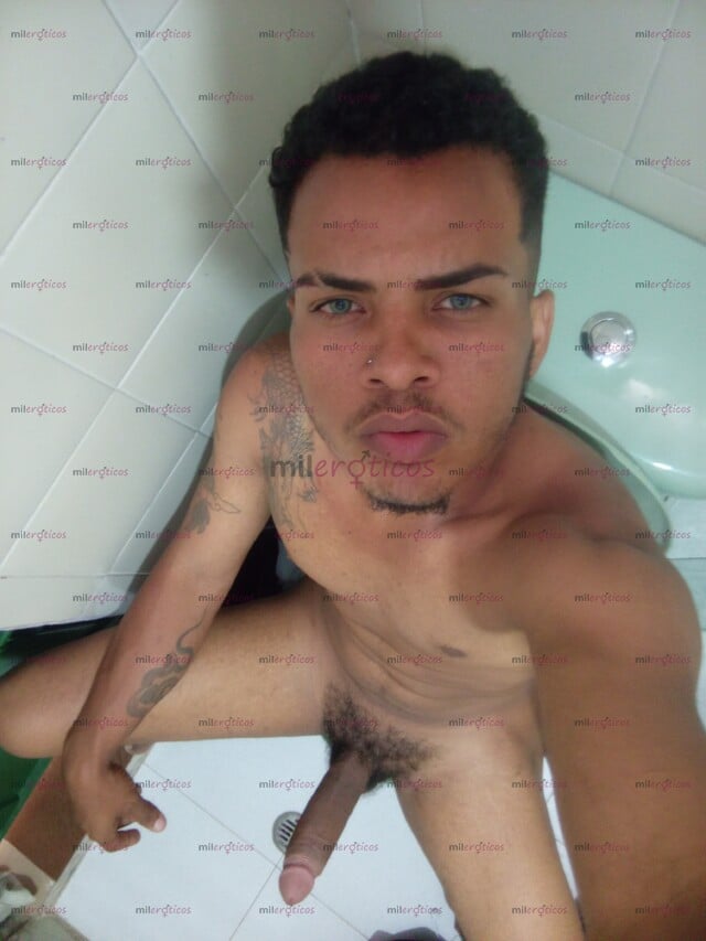 FOTOS DE HOLA SOY ANDRÉS CHICO VENEZOLANO VERGÓN DE 22 AÑOS CALIENTE LECHERO COMPLACIENTE