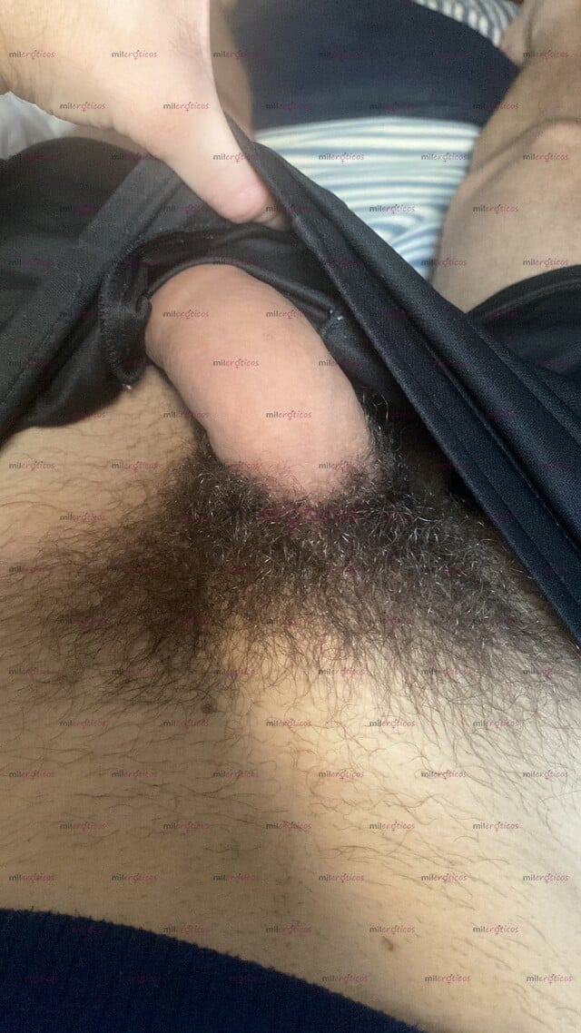 FOTOS DE JOVEN. VERGA PELUDA. DOMINANTE. LECHERO. MORBOSO FETICHISTA.