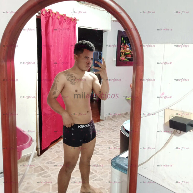 FOTOS DE HOLA SOY ANDRÉS VENEZOLANO 20 CM DE VERGA