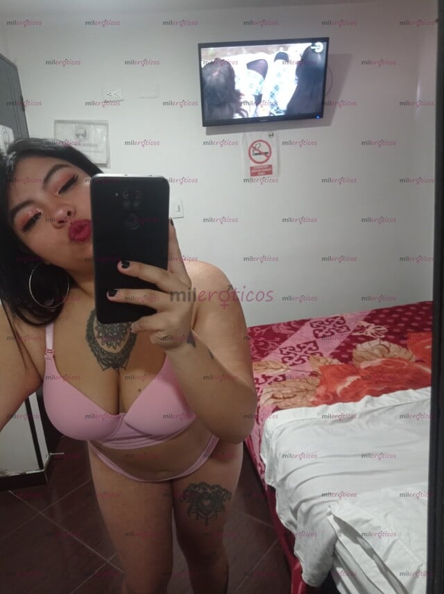 FOTOS DE TETONA Y CULONA DAMA MUY CANDENTE CON GANAS DE DARTE EL MEJOR SEXO