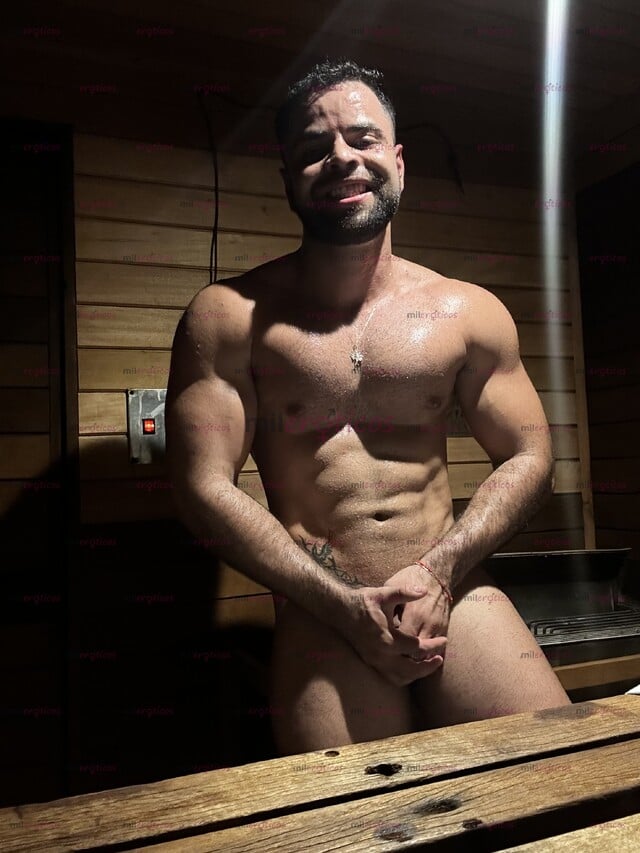 FOTOS DE CHARLY GUAPO SEXY ATREVIDO CON. GANAS DE COMPLACERTE EN TODO