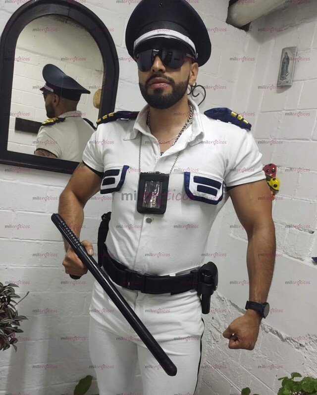 FOTOS DE GIGOLO PARA PAREJAS Y MUJERES SOLTERAS O CASADAS PASA UN EXCELENTE RATO DISCRETO