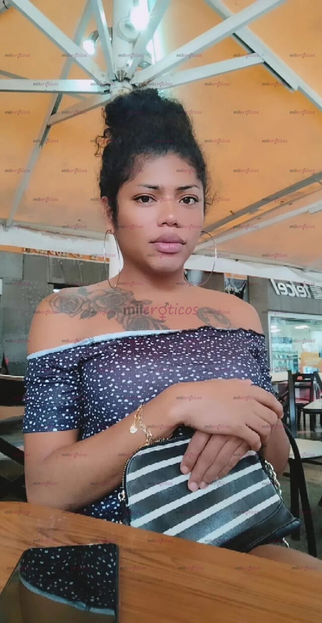 FOTOS DE LLEGÓ LA MEJOR LECHERA CUBANA UNA MUJER TRANS EXTRANJERA DE RAÍCES CUBANAS BEBE
