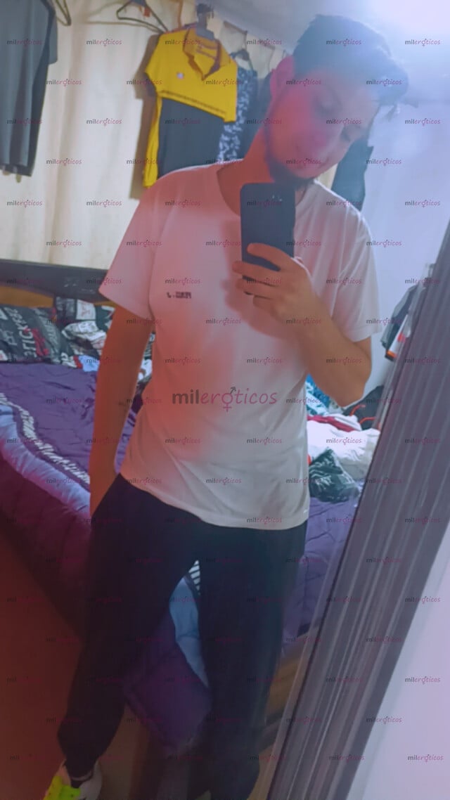 FOTOS DE JOVEN DE 25 AÑOS ADICTO AL SEXO, DISPUESTO A COMPLACERTE EN TODO LO QUE PIDAS