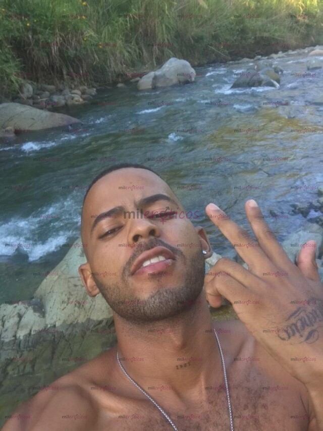 FOTOS DE NEGRO BISEXUAL CON VERGA GRUESA, SOMETEDOR DE CULOS