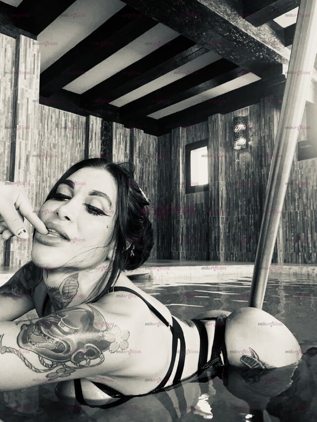 FOTOS DE PAMELA TÚ REYNA IDOLATRADA . POCOS DÍAS PAPI ASÍ Q APROVECHA