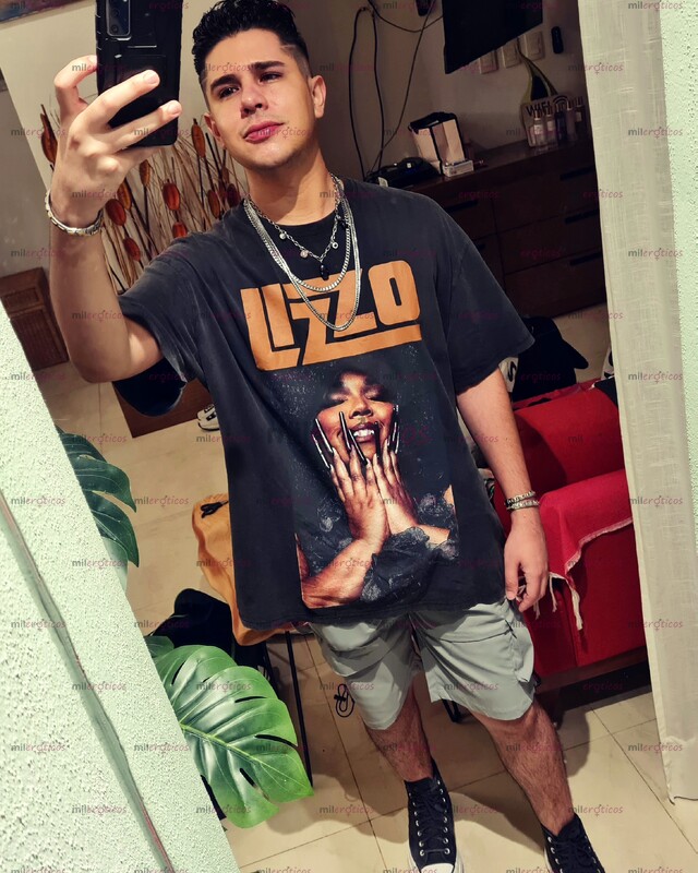 FOTOS DE ZAYN PASIVO CALIENTE BUSCO COMPLACER HOMBRES MADUROS BOTTOM LOOKING