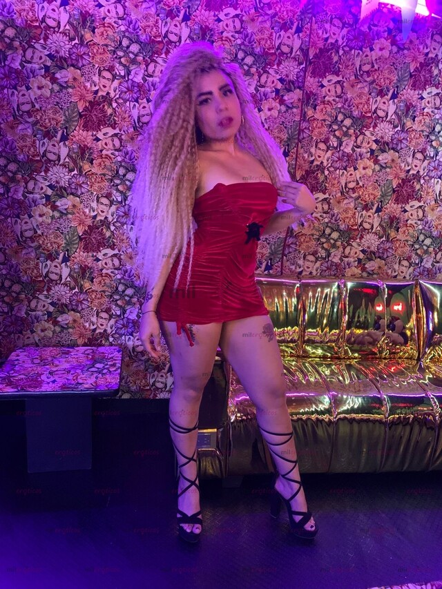 FOTOS DE COSTEÑA QUE JUEGA A SER ACTRIZ PORNO RECIEN LLEGADA A LA CIUDAD