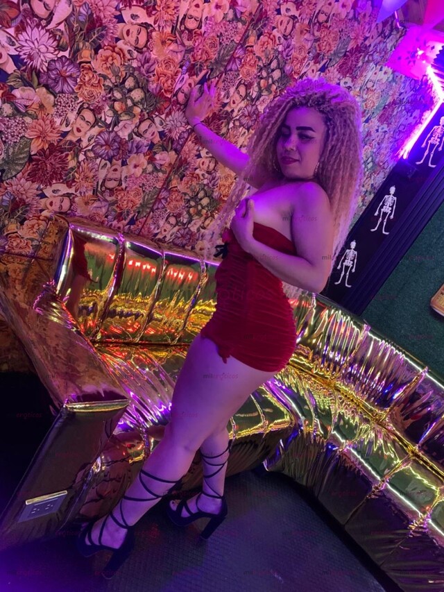 FOTOS DE COSTEÑA QUE JUEGA A SER ACTRIZ PORNO RECIEN LLEGADA A LA CIUDAD