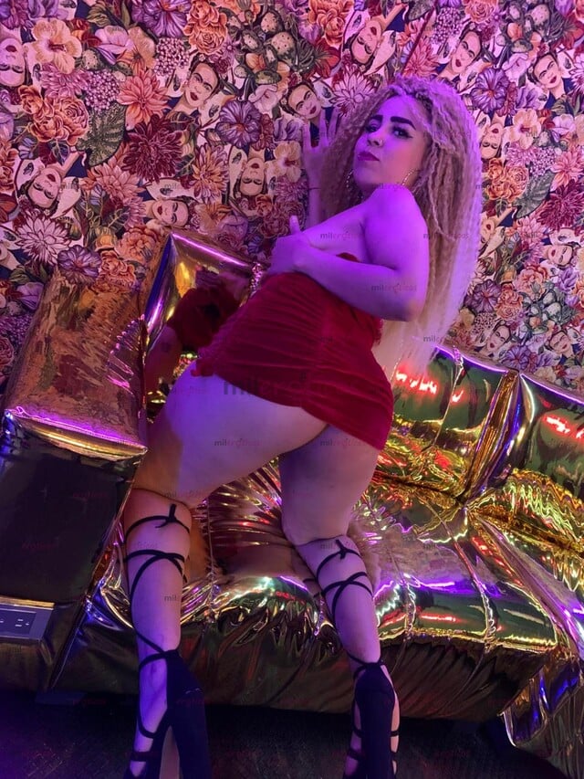FOTOS DE COSTEÑA QUE JUEGA A SER ACTRIZ PORNO RECIEN LLEGADA A LA CIUDAD