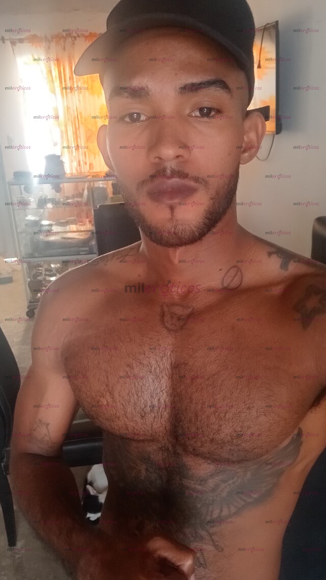 FOTOS DE BUENAS SOY SANTI COSTEÑO. 100 % CALIENTE