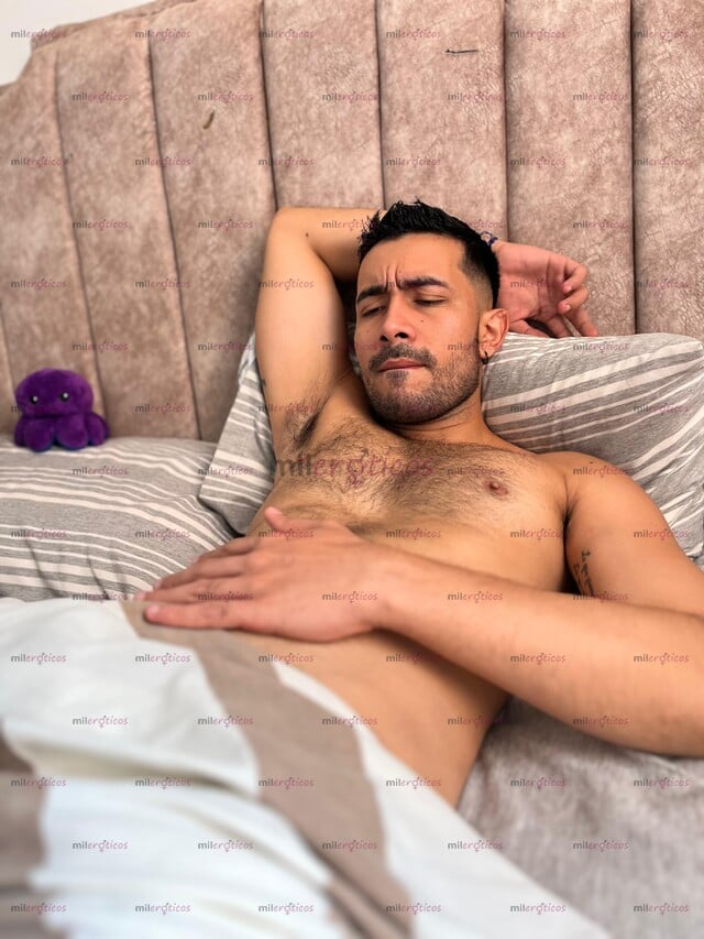 FOTOS DE JOVEN ALTO ATLÉTICO VELLUDO DOTADO COMPLACIENTE