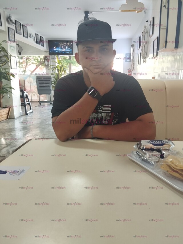 FOTOS DE JÓVEN HONDUREÑO WERO DOTADO MACHO HOMBRE A TUS HORDENES