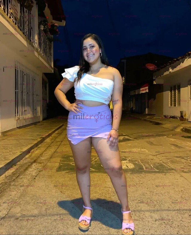 FOTOS DE LINDA CHICA NATURAL MUY SEXI PIEL BLANQUITA CULONA, APRETADITA Y ROSADITA