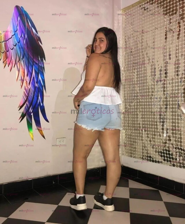 FOTOS DE LINDA CHICA NATURAL MUY SEXI PIEL BLANQUITA CULONA, APRETADITA Y ROSADITA
