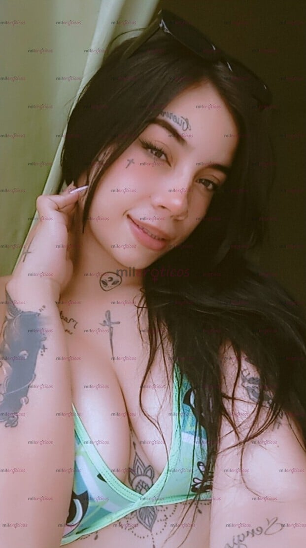 FOTOS DE HOLA MI NOMBRE ES KARLA SOY UNA CHICA DE 24 AÑOS BLANQUITA TATUADITA DIVERTIDA