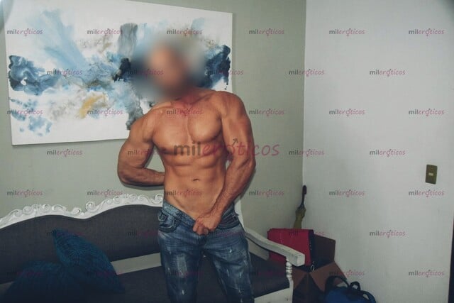 FOTOS DE MODELO VIP. 1,95M. SEMENTAL. OJOS AZULES. ACOMPAÑANTE VIP. MASAJISTA