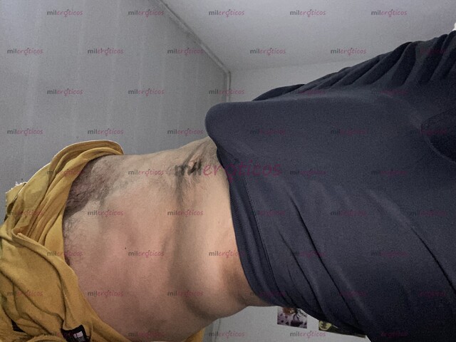 FOTOS DE JÓVEN ESTUDIANTE SERIO, ATLÉTICO, ROMANTICO