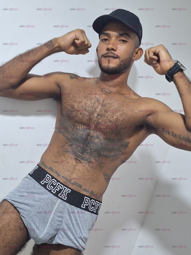 FOTOS DE BUENAS SOY SANTI COSTEÑO. 100 % CALIENTE
