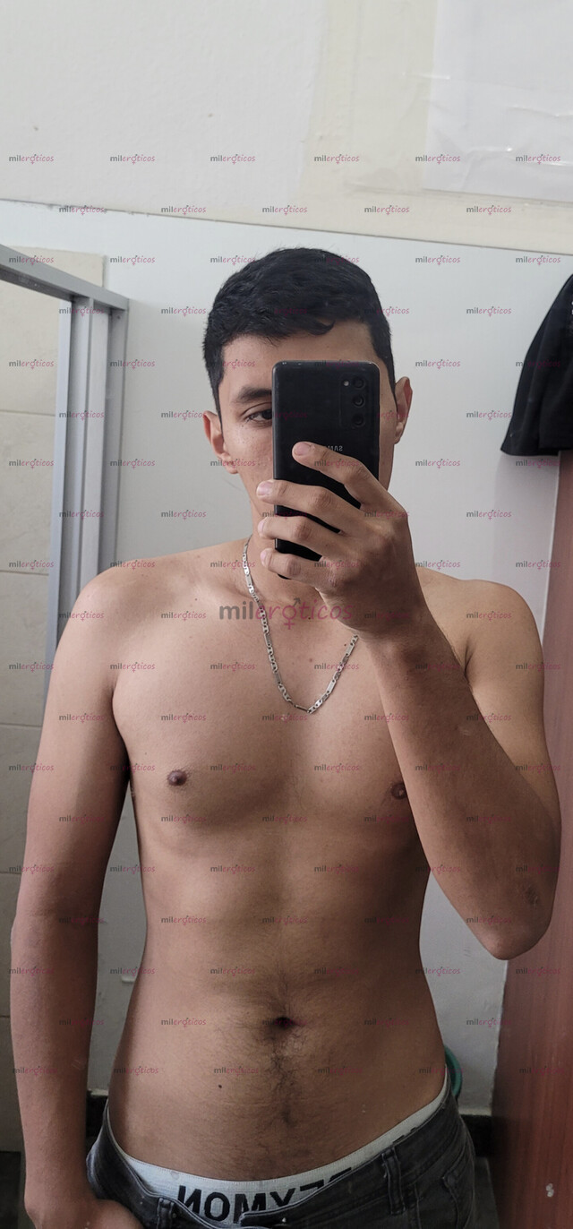 FOTOS DE HOMBRE HETERO LISTO PARA ATENDER CUANDO QUIERAN