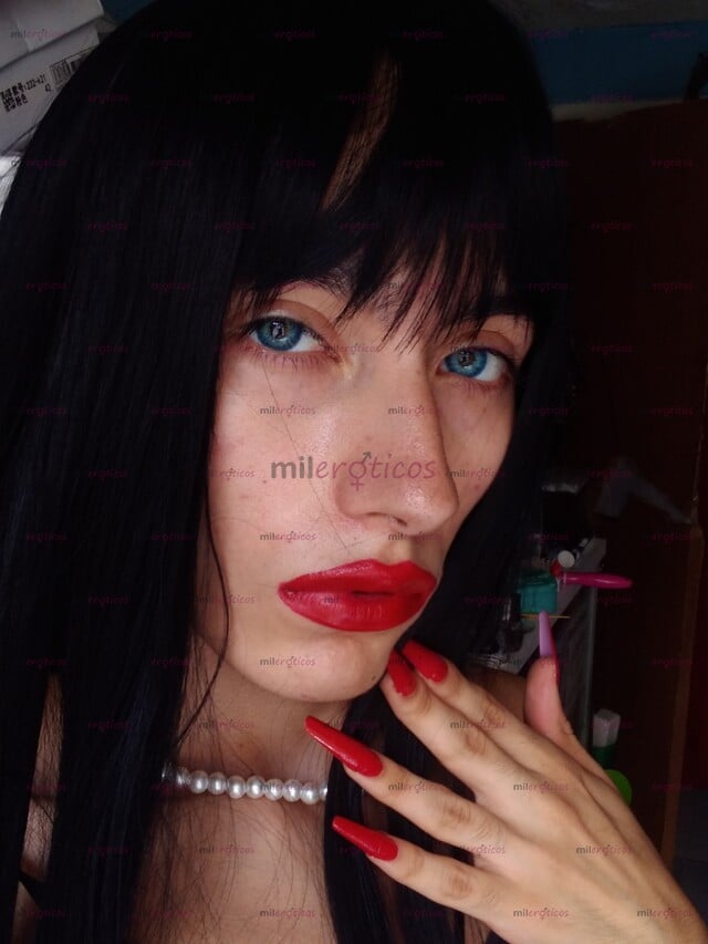 FOTOS DE OJOS AZULES. SOY CHICA TRANS. SOY ACTIVA Y PASIVA. EN MOTEL POR FAVOR