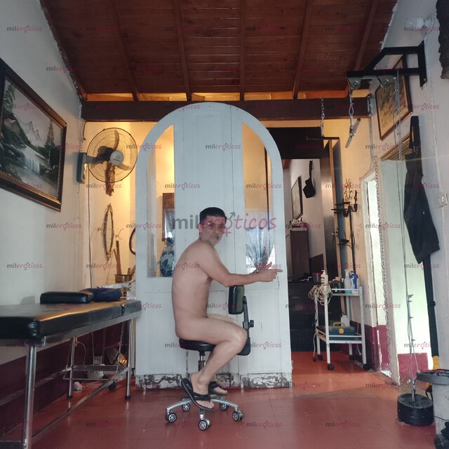 FOTOS DE MASAJISTA PROFESIONAL MASCULINO PASIVO OFREZCO SERVICIO PERSONAL EN MEDELLIN