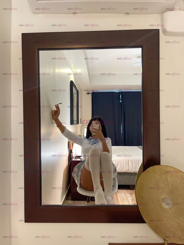 FOTOS DE TRANSEXUAL DOTADA MIRA LO QUE HAY DEBAJO DE MI FALDA DISPONIBLE PARA VIRTUAL