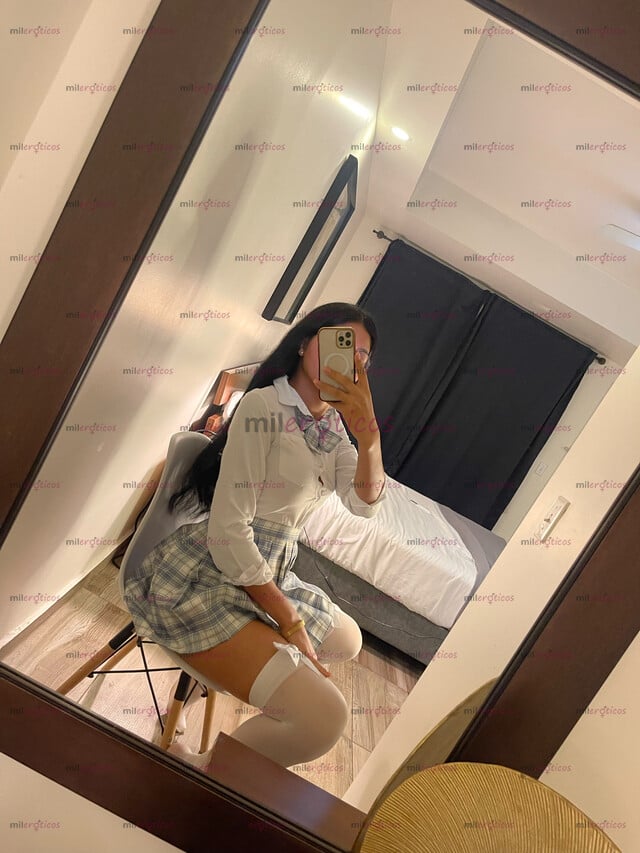 FOTOS DE TRANSEXUAL DOTADA MIRA LO QUE HAY DEBAJO DE MI FALDA DISPONIBLE PARA VIRTUAL