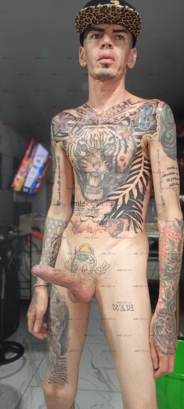 FOTOS DE FLACO BLANCO VERGON TATUADO ACTIVO MORBOSO