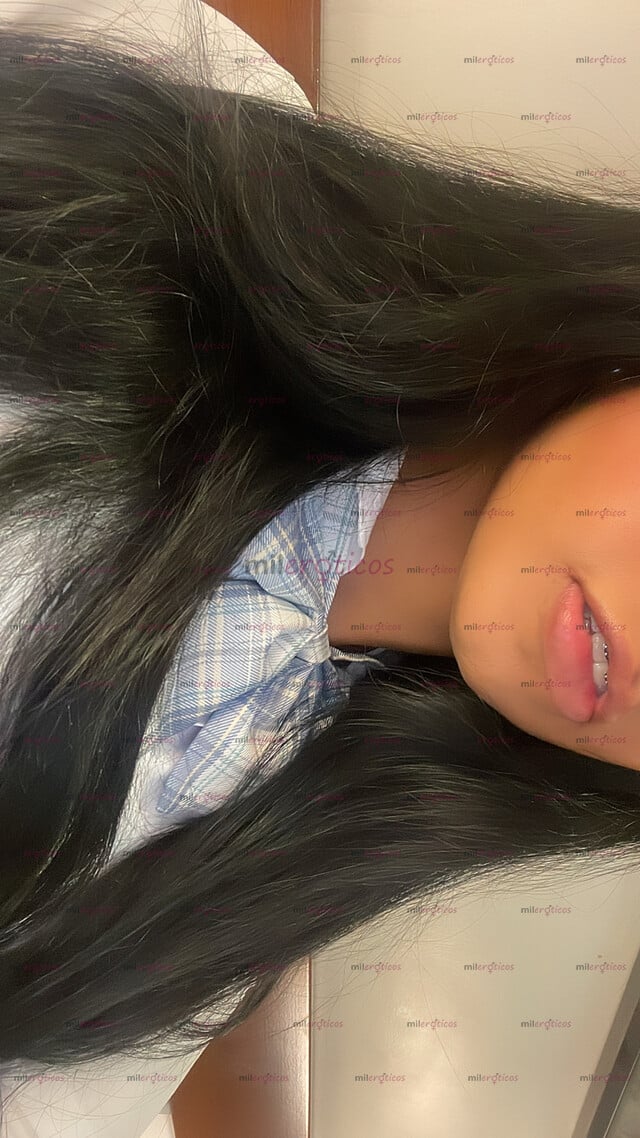 FOTOS DE TRANSEXUAL DOTADA MIRA LO QUE HAY DEBAJO DE MI FALDA DISPONIBLE PARA VIRTUAL