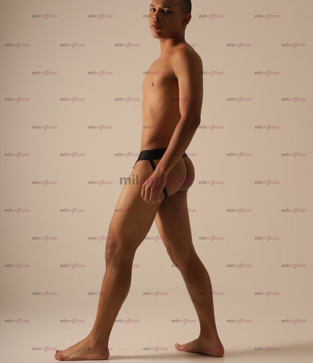 FOTOS DE ROY CHICO CALIENTE Y AMOROSO CON TODAS LAS INTENCIONES DE PODERTE COMPLACER