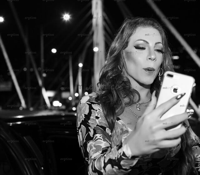 FOTOS DE LA 70 OPERADA CON TETAS Y CULO NO LOCO CON PELUCA 23 CM DE VERGA REAL GRUESA