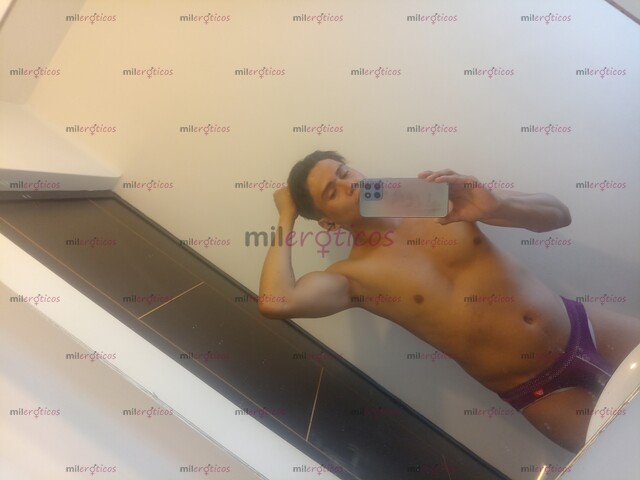 FOTOS DE CHICO ÍNTER ACTIVO DIVERTIDO Y COMPLACIENTE