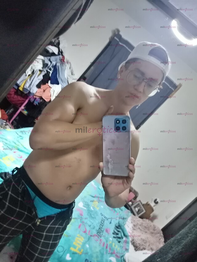 FOTOS DE CHICO ÍNTER ACTIVO DIVERTIDO Y COMPLACIENTE