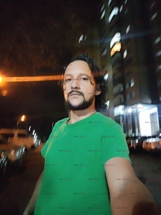 FOTOS DE HOLA SOY ALEGRE CONTROVERTIDO AMABLE CABALLEROSO VIVO LA VIDA FELIZ