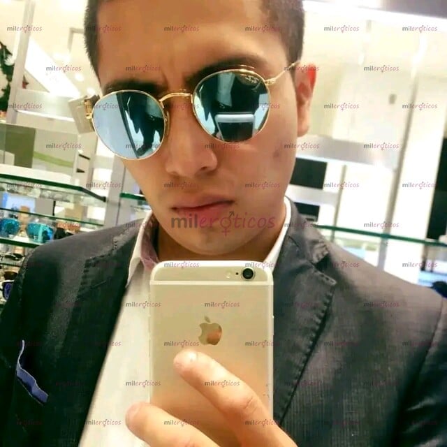 FOTOS DE MASAJISTA CON NIVEL DE PORTE ELEGANTE SEXI 26 AÑOS DELGADO DOTADO 22CM