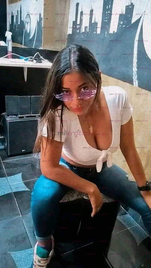 FOTOS DE DELISCHA TOTTA MORENA COSTEÑA MUY CALIENTE
