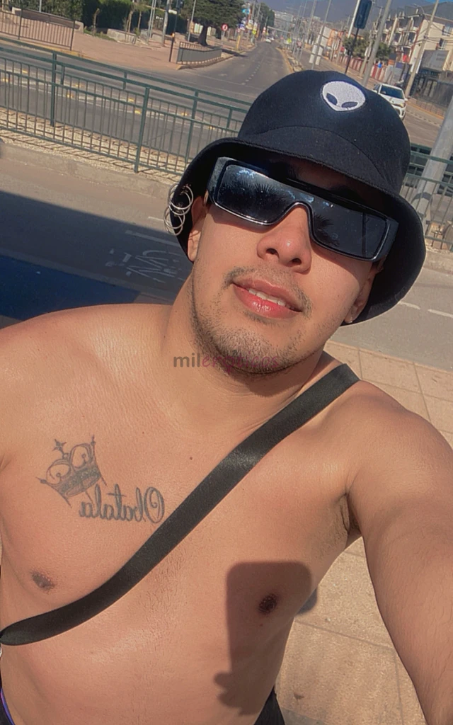 Hola soy jhoan un joven latino de 25 anos de edad varonil y discretohigenico reservado nuevo en la ciudad de paquete full ereccion y amante del bueh s...