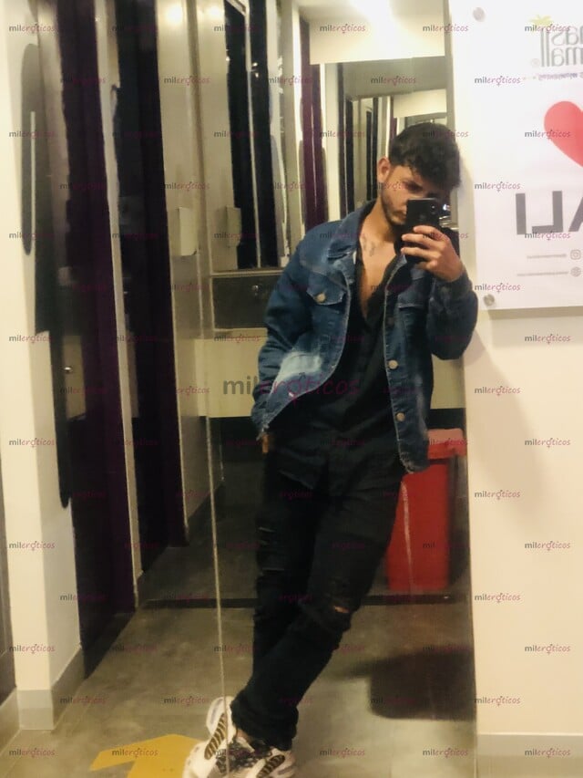 FOTOS DE HOLA, MODELO VENEZOLANO DE 26 AÑOS, NUEVO EN LA CIUDAD Y BIEN ARRECHO
