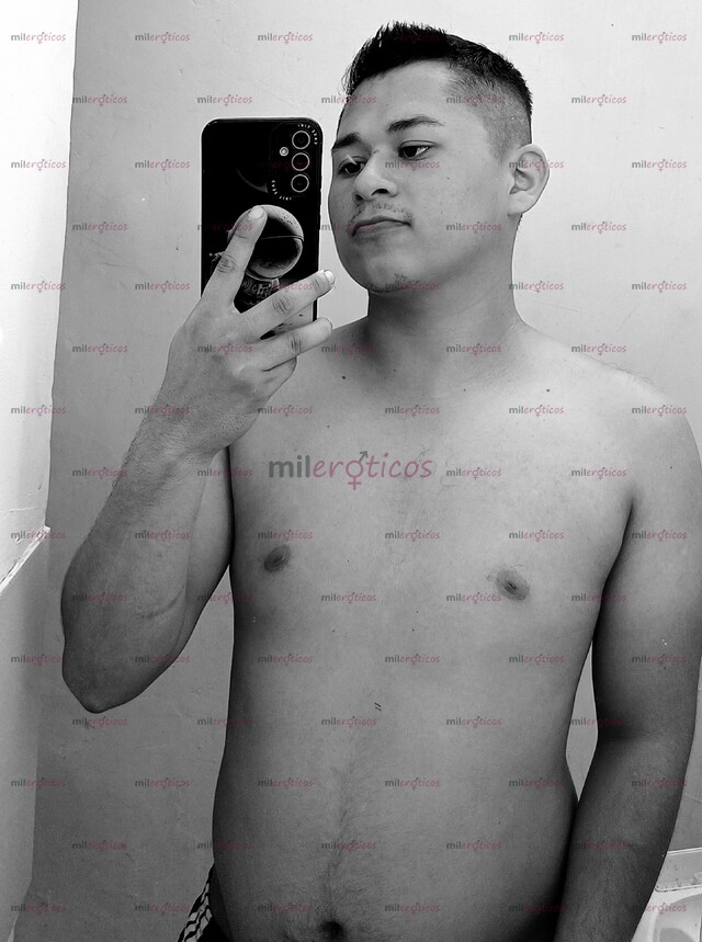 FOTOS DE CHICO ACTIVO, DE 28 AÑOS, COMPLACIENTE Y RELAJADO.