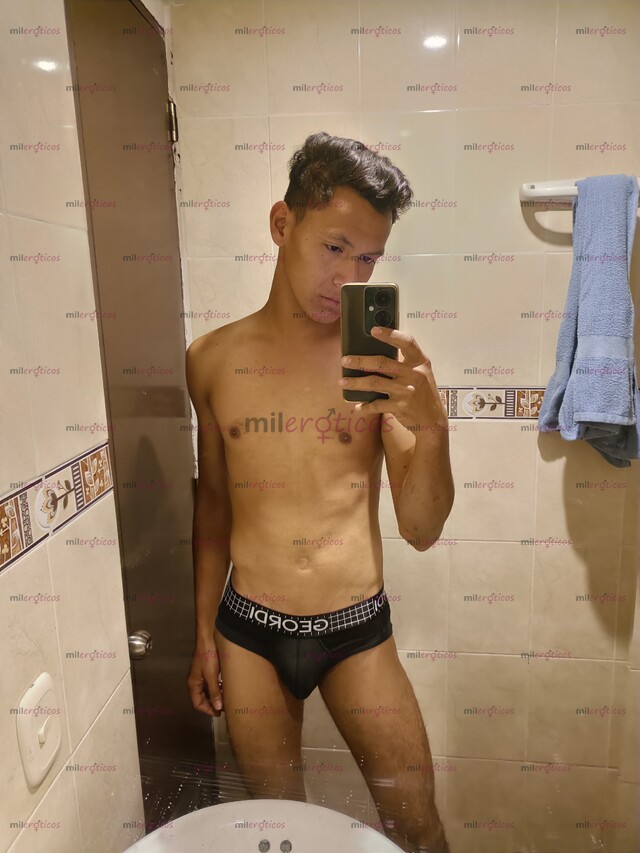 FOTOS DE CHICO DELGADO Y SEXY CON BUENA VERGA DISPONIBLE Y MUY ARRECHO