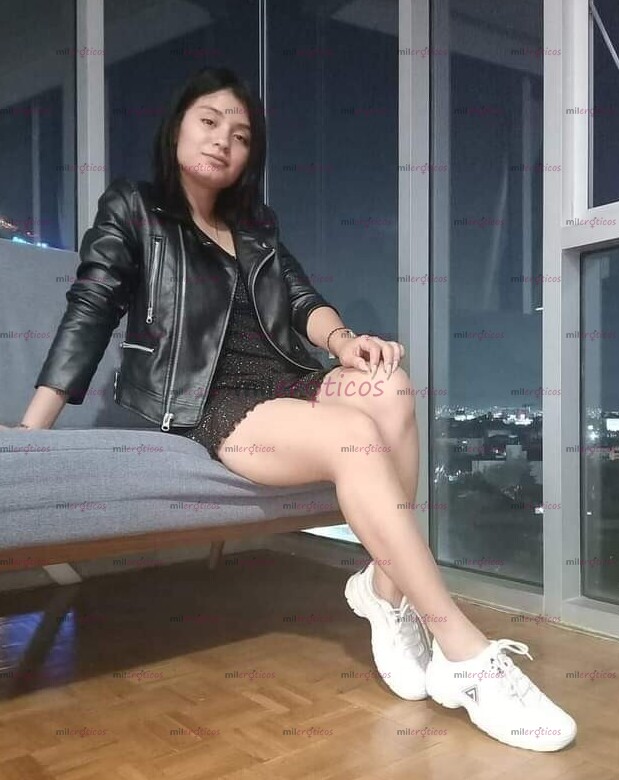 FOTOS DE ME LLAMO LUNA TENGO 23 AÑOS CABELLO OSCURO MORENA CLARA